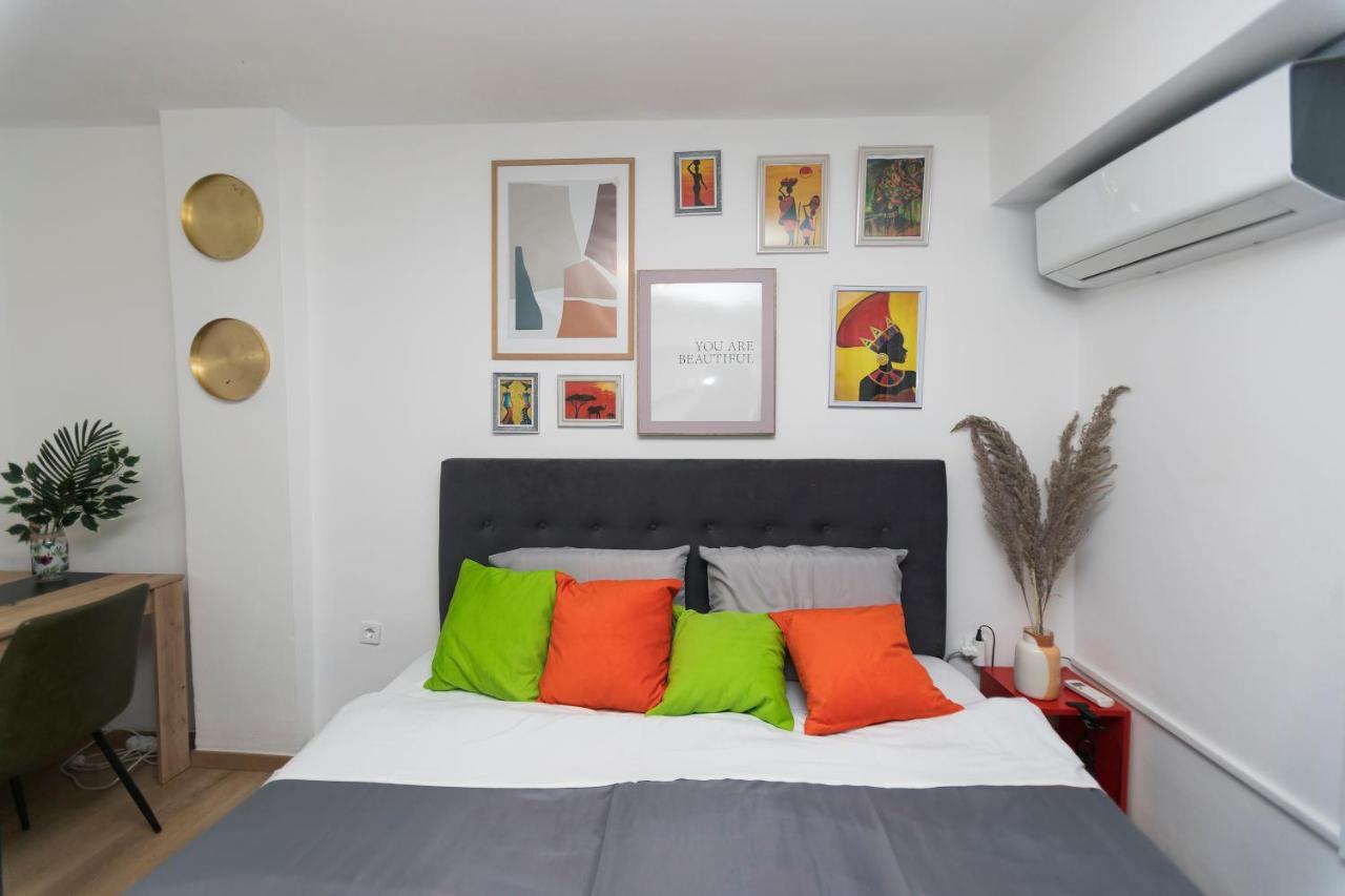11 Steps' Lovely Studio In The Center Tirana Exterior photo